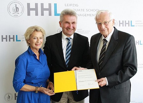 Professor Horst Albach neuer Ehrensenator der HHL