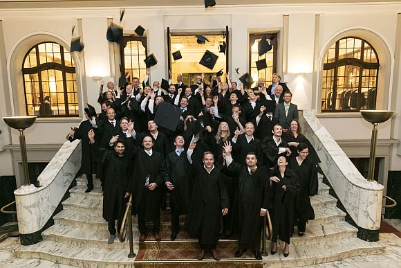 MBA Absolventinnen und Absolventen feierlich verabschiedet